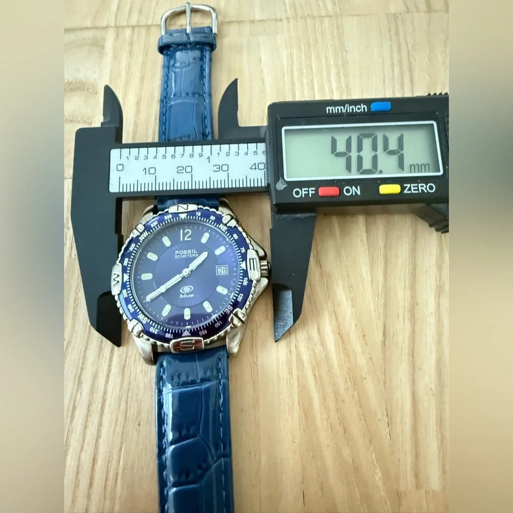 Fossil Blue stainless steel sport diver style blue leather watch NEW BATTERY
